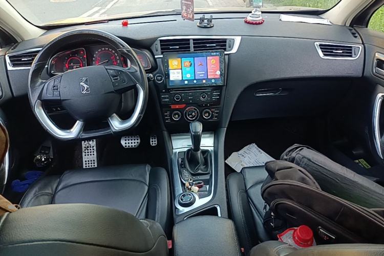 Used DS 6 2014 1.6T Luxury Edition THP200 Center Console