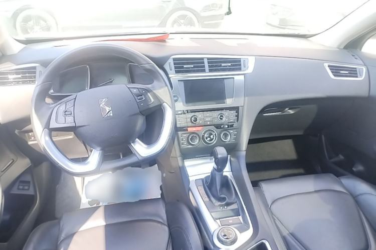 Used DS 6 2014 1.6T Luxury Edition THP160 Center Console