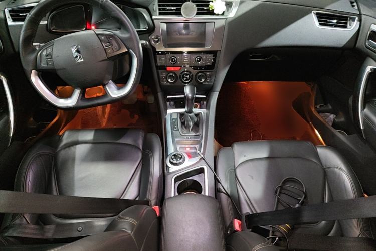 Used DS 6 2014 1.6T Luxury Edition THP160 Center Console