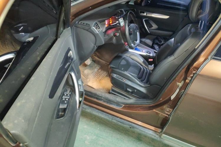Used DS 6 2014 1.6T Luxury Edition THP160 Driver Seat