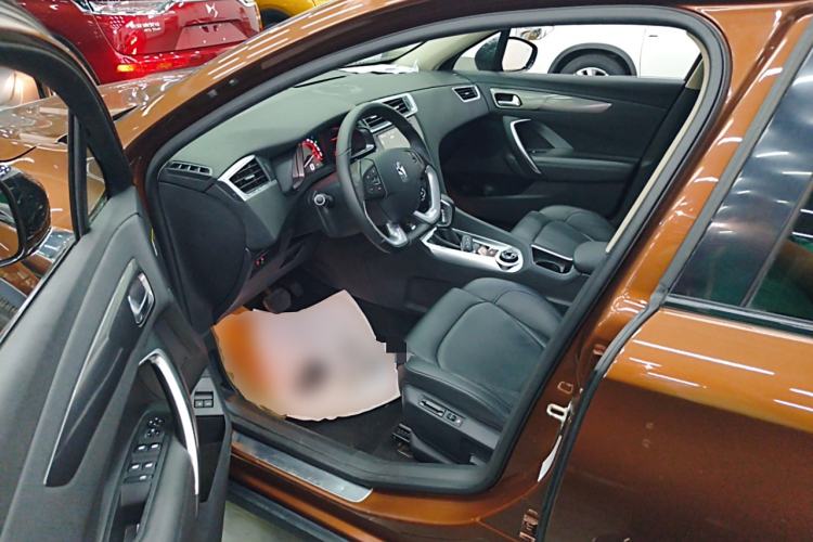 Used DS 6 2014 1.6T Luxury Edition THP160 Driver Seat
