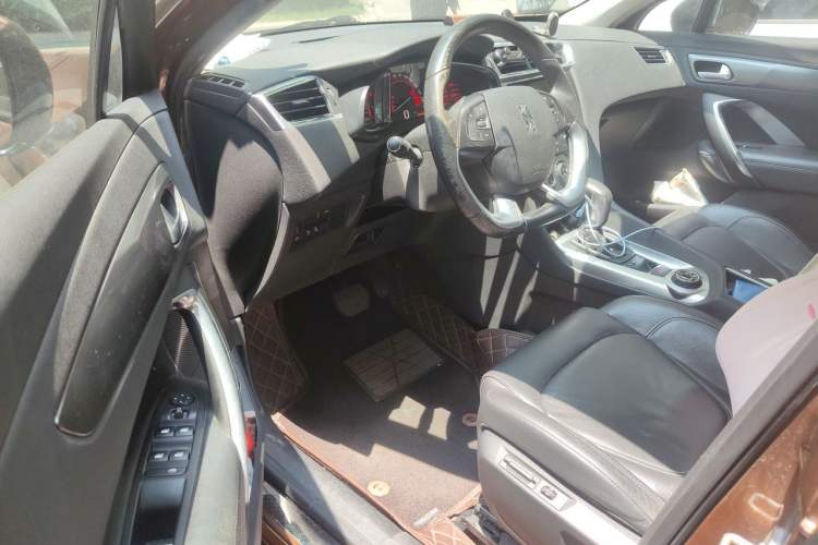 Used DS 6 2014 1.6T Luxury Edition THP160 Driver Seat