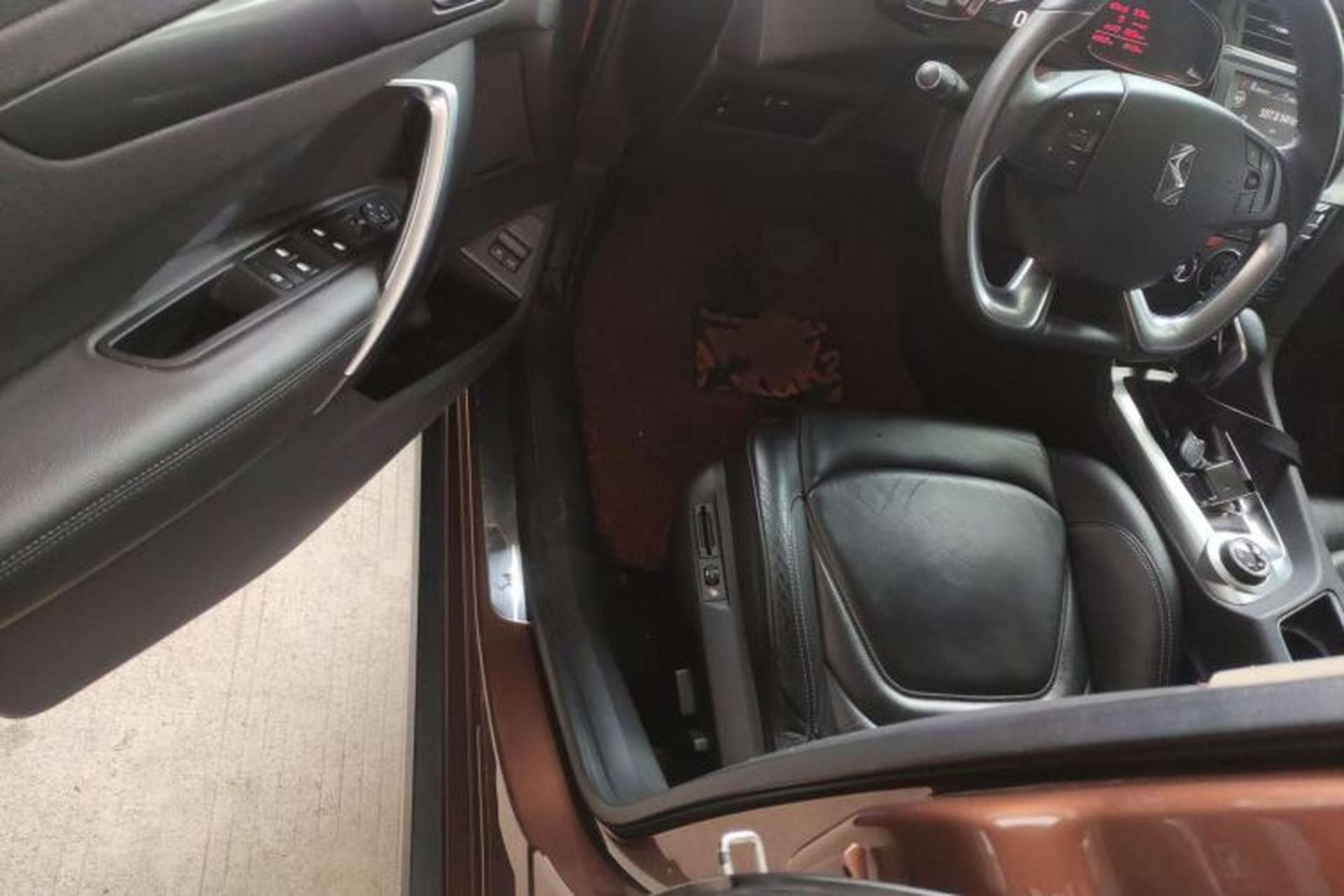 Used DS 6 2014 1.6T Luxury Edition THP160 Driver Seat