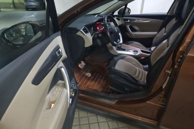 Used DS 6 2014 1.6T Luxury Edition THP200 Driver Seat