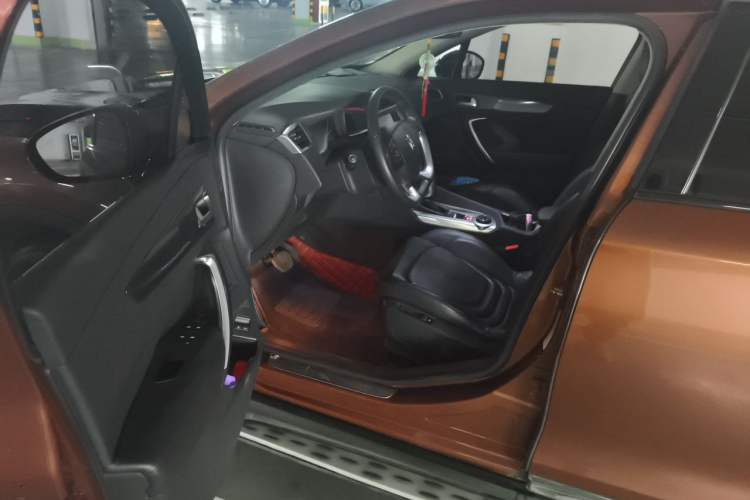 Used DS 6 2014 1.6T Luxury Edition THP160 Driver Seat