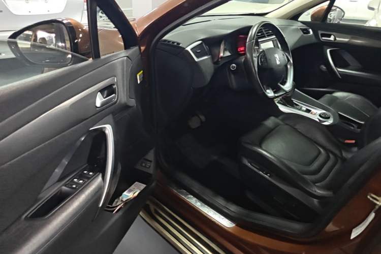 Used DS 6 2014 1.6T Luxury Edition THP160 Driver Seat