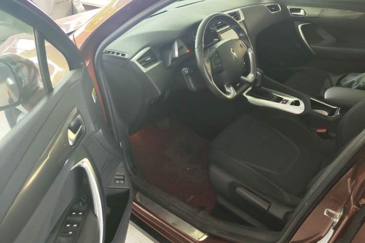 Used DS 6 2014 1.6T Comfort Edition THP160 Driver Seat