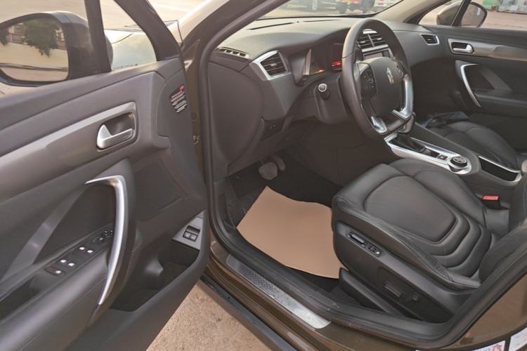 Used DS 6 2014 1.6T Luxury Edition THP160 Driver Seat
