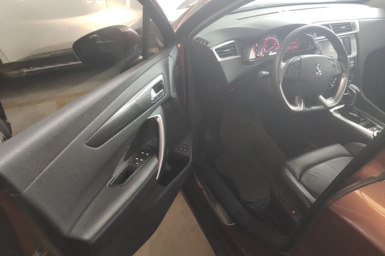 Used DS 6 2014 1.6T Luxury Edition THP160 Driver Seat