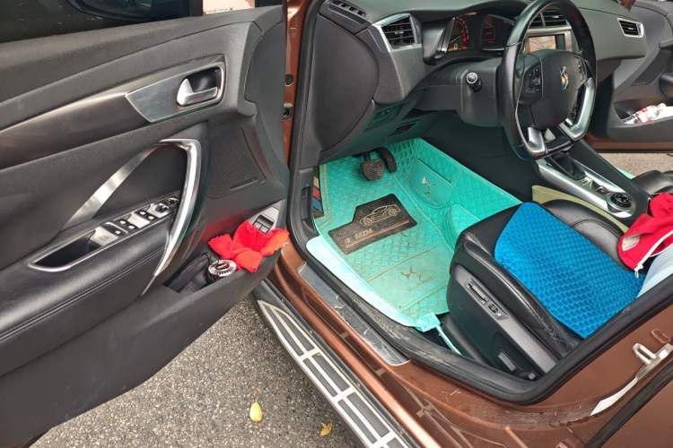 Used DS 6 2014 1.6T Luxury Edition THP160 Driver Seat