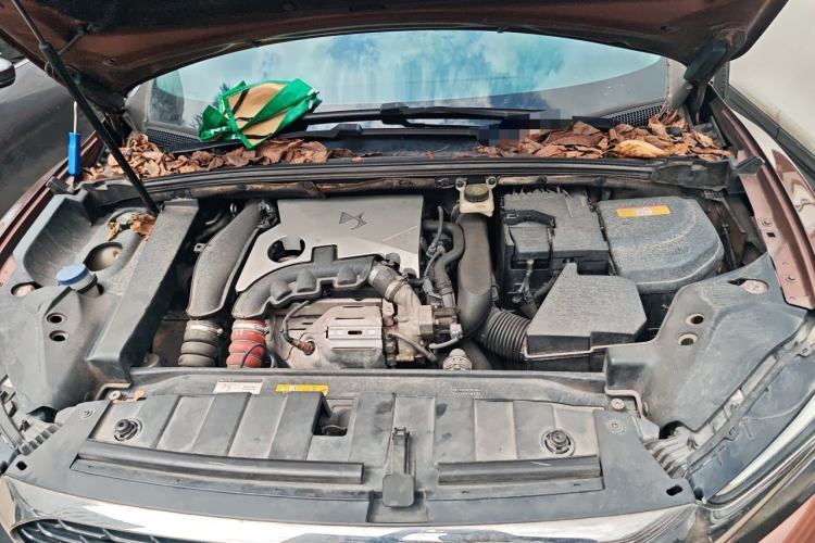 Used DS 6 2014 1.6T Luxury Edition THP160 Engine Bay