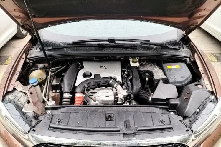 Used DS 6 2014 1.6T Luxury Edition THP160 Engine Bay