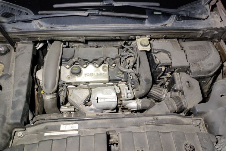 Used DS 6 2014 1.6T Luxury Edition THP200 Engine Bay