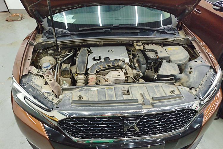 Used DS 6 2014 1.6T Luxury Edition THP160 Engine Bay