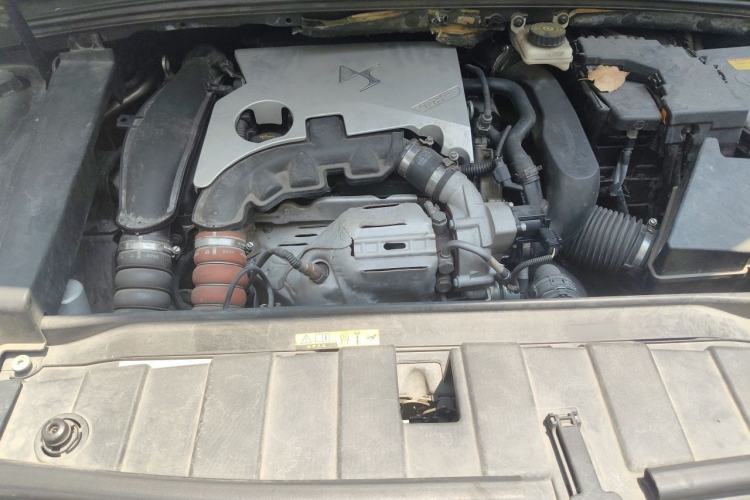 Used DS 6 2014 1.6T Luxury Edition THP160 Engine Bay
