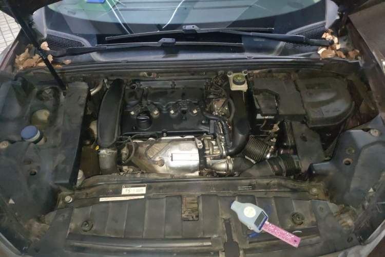 Used DS 6 2014 1.6T Luxury Edition THP200 Engine Bay