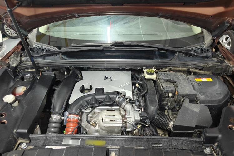 Used DS 6 2014 1.6T Luxury Edition THP160 Engine Bay