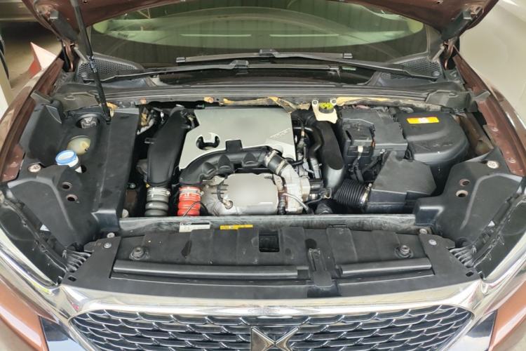Used DS 6 2014 1.6T Comfort Edition THP160 Engine Bay