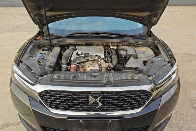 Used DS 6 2014 1.6T Luxury Edition THP160 Engine Bay