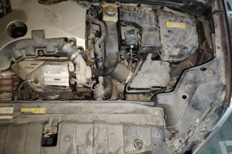 Used DS 6 2014 1.6T Luxury Edition THP160 Engine Bay Left