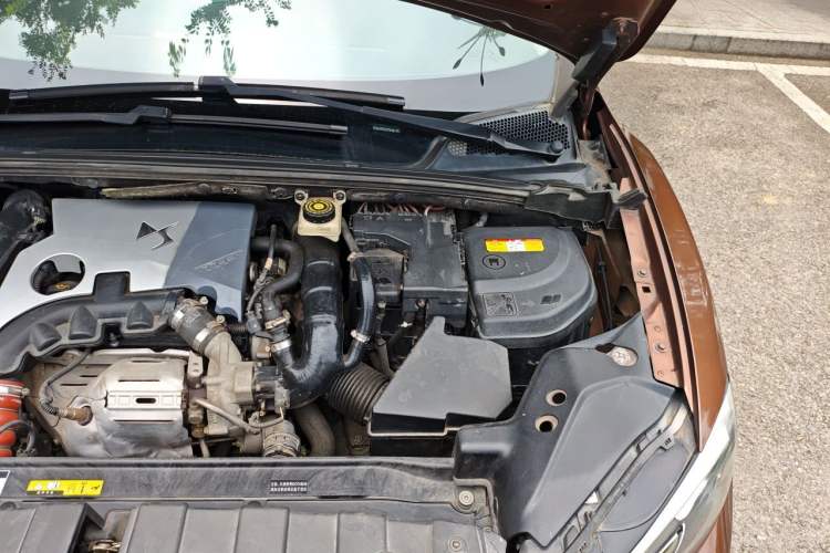 Used DS 6 2014 1.6T Luxury Edition THP160 Engine Bay Left
