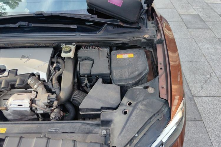 Used DS 6 2014 1.6T Luxury Edition THP160 Engine Bay Left