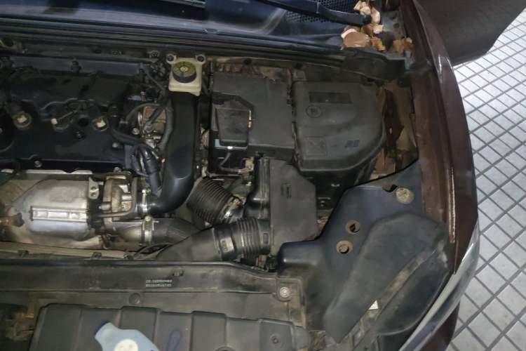 Used DS 6 2014 1.6T Luxury Edition THP200 Engine Bay Left