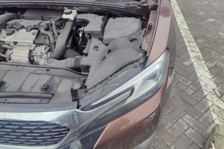 Used DS 6 2014 1.6T Luxury Edition THP200 Engine Bay Left