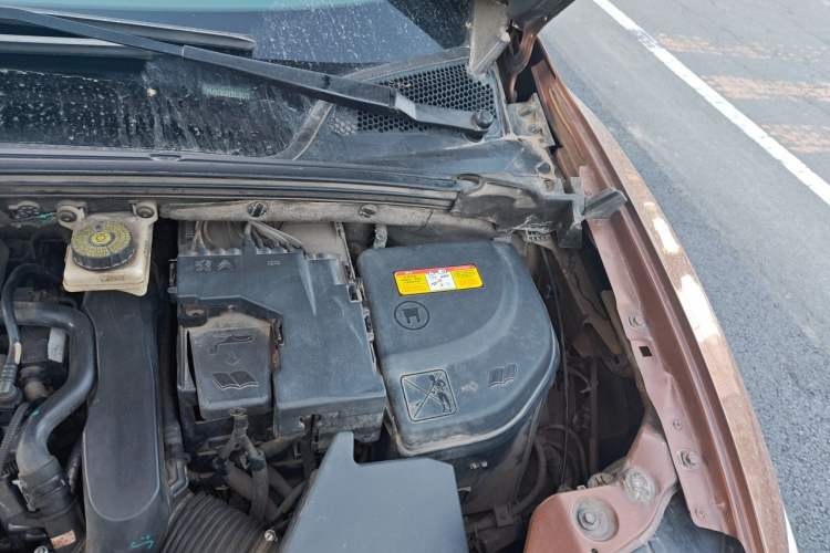 Used DS 6 2014 1.6T Luxury Edition THP160 Engine Bay Left