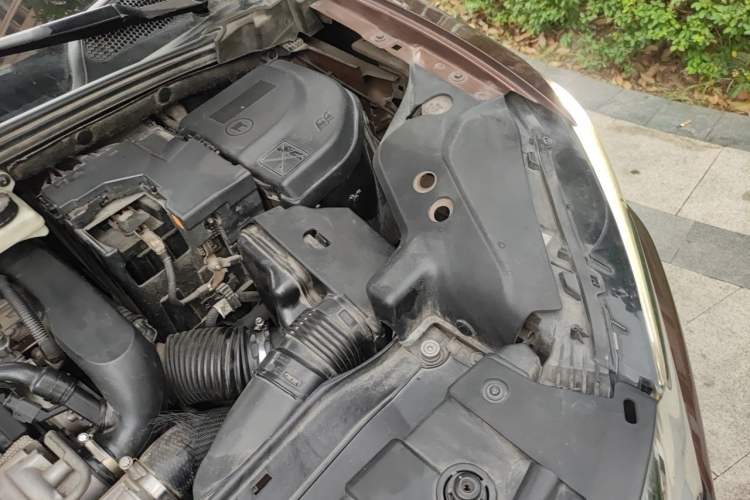 Used DS 6 2014 1.6T Luxury Edition THP200 Engine Bay Left