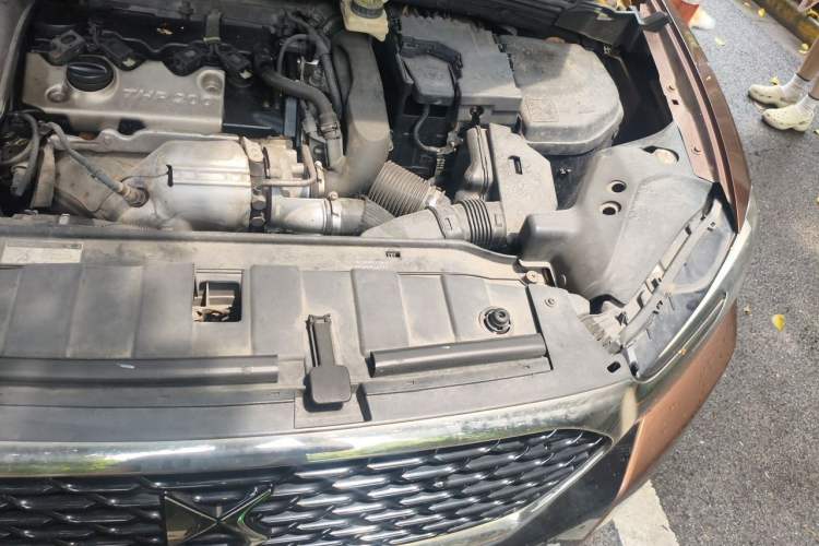 Used DS 6 2014 1.6T Prestige Edition THP200 Engine Bay Left