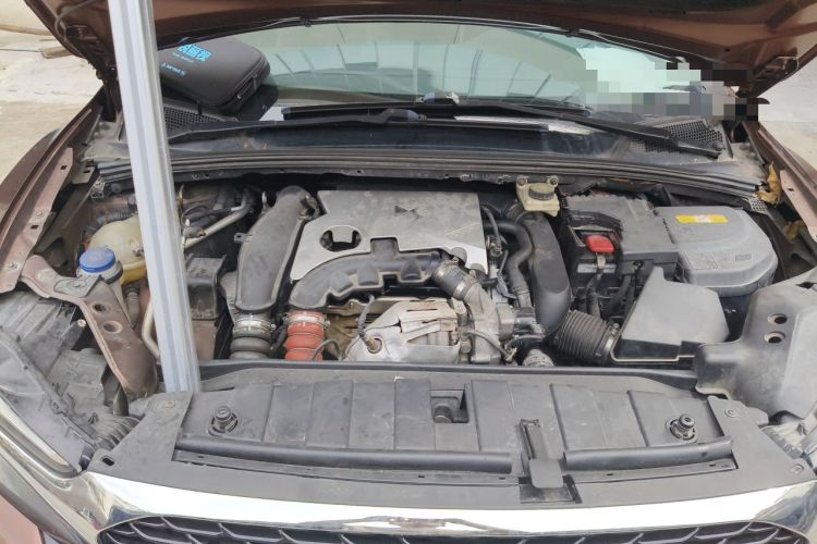 Used DS 6 2014 1.6T Luxury Edition THP160 Engine Bay
