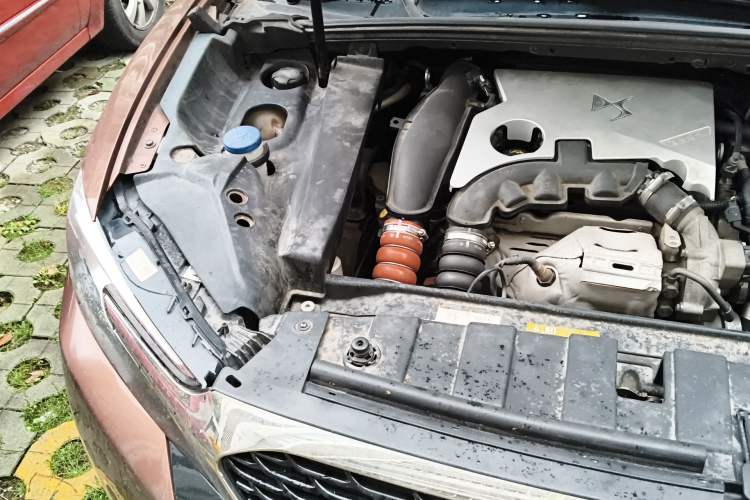 Used DS 6 2014 1.6T Luxury Edition THP160 Engine Bay Right