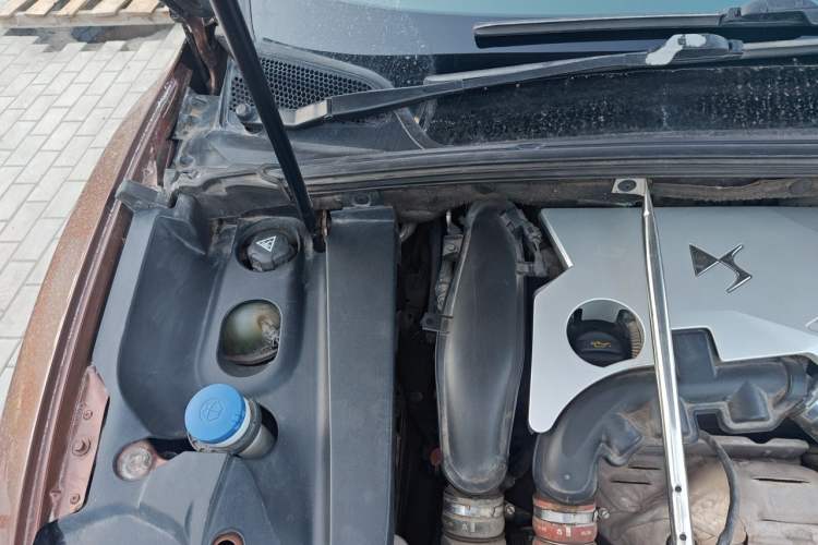 Used DS 6 2014 1.6T Luxury Edition THP160 Engine Bay Right