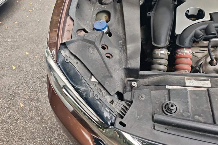 Used DS 6 2014 1.6T Luxury Edition THP160 Engine Bay Right