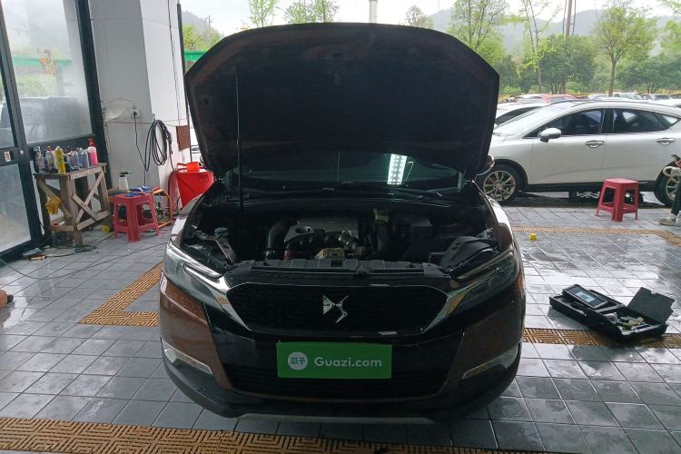 Used DS 6 2014 1.6T Luxury Edition THP160 Engine Bay
