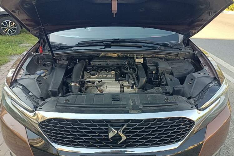 Used DS 6 2014 1.6T Luxury Edition THP200 Engine Bay