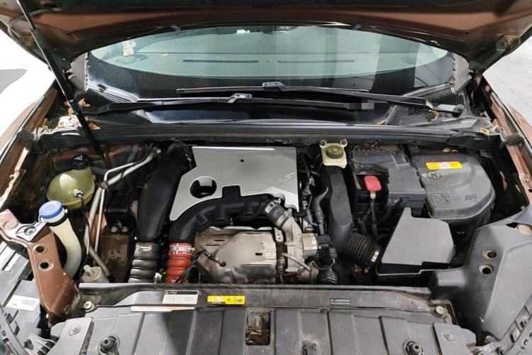 Used DS 6 2014 1.6T Luxury Edition THP160 Engine Bay