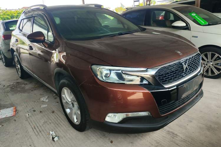 Used DS 6 2014 1.6T Comfort Edition THP160 Front Right 45 Deg