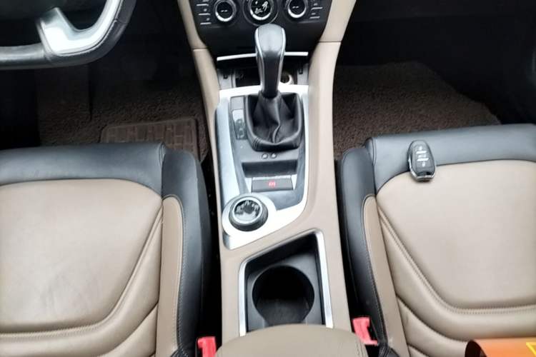 Used DS 6 2014 1.6T Luxury Edition THP160 Gear Lever
