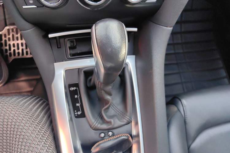 Used DS 6 2014 1.6T Luxury Edition THP160 Gear Lever