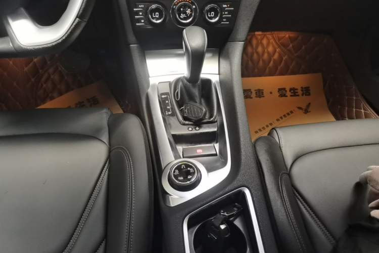 Used DS 6 2014 1.6T Luxury Edition THP160 Gear Lever