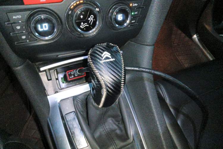 Used DS 6 2014 1.6T Luxury Edition THP160 Gear Lever