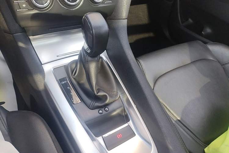 Used DS 6 2014 1.6T Luxury Edition THP160 Gear Lever