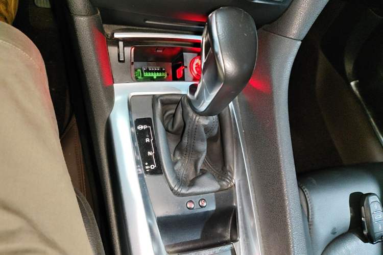Used DS 6 2014 1.6T Luxury Edition THP160 Gear Lever