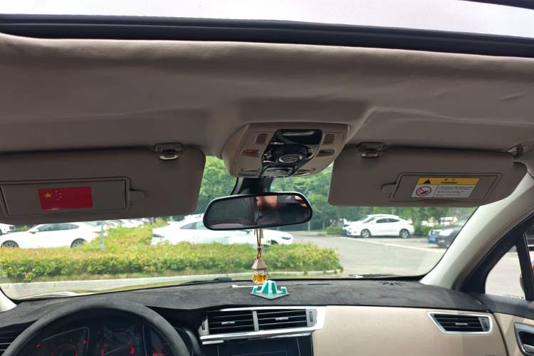 Used DS 6 2014 1.6T Luxury Edition THP160 Headliner