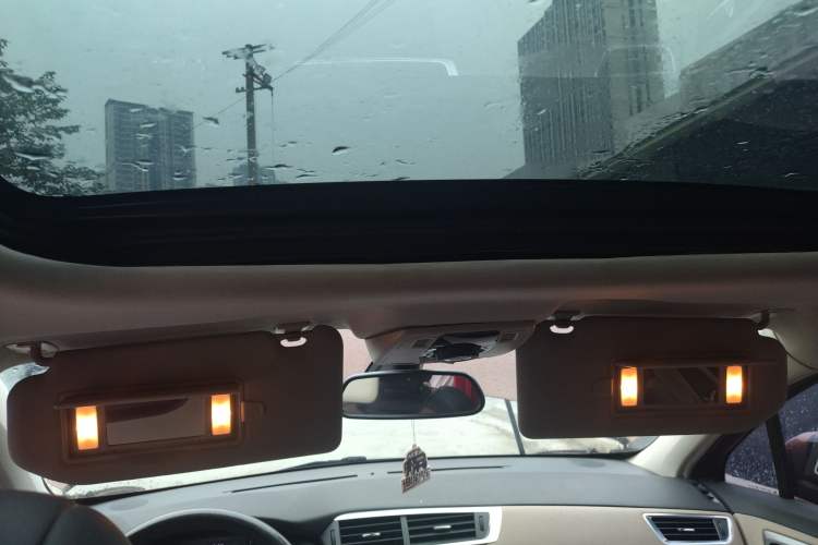 Used DS 6 2014 1.6T Luxury Edition THP160 Headliner