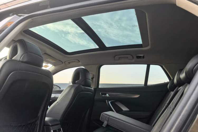 Used DS 6 2014 1.6T Luxury Edition THP160 Headliner
