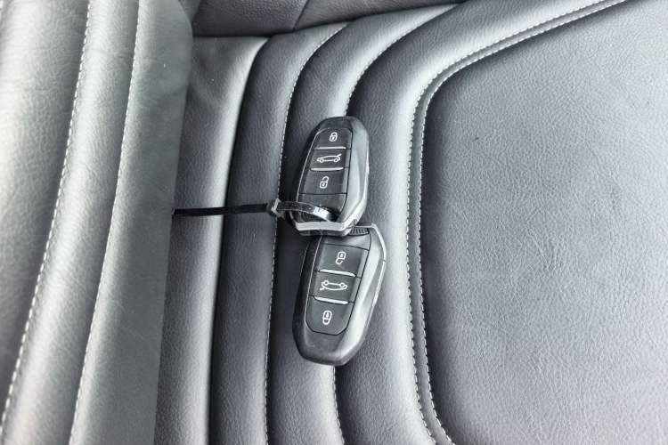 Used DS 6 2014 1.6T Luxury Edition THP160 Interior 11