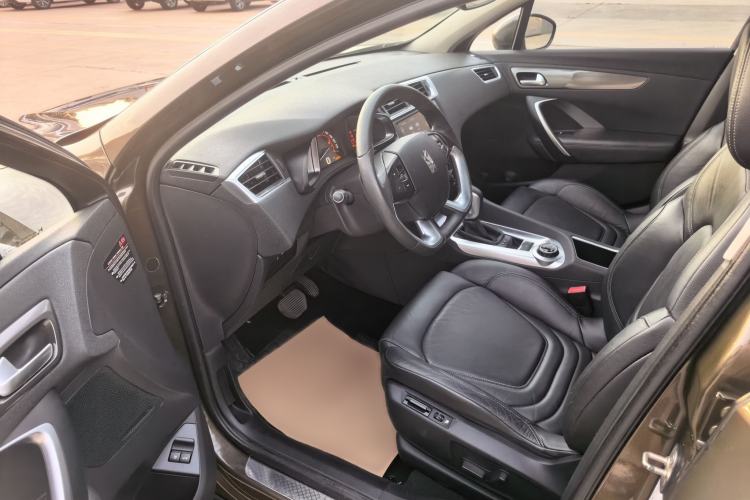 Used DS 6 2014 1.6T Luxury Edition THP160 Interior 2